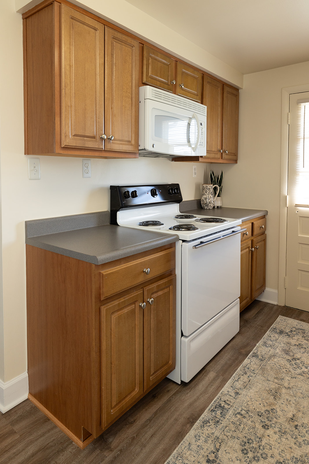 Walnut Grove Townhomes* Image 8